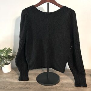 Size Medium Long Sleeve Knit Sweater
